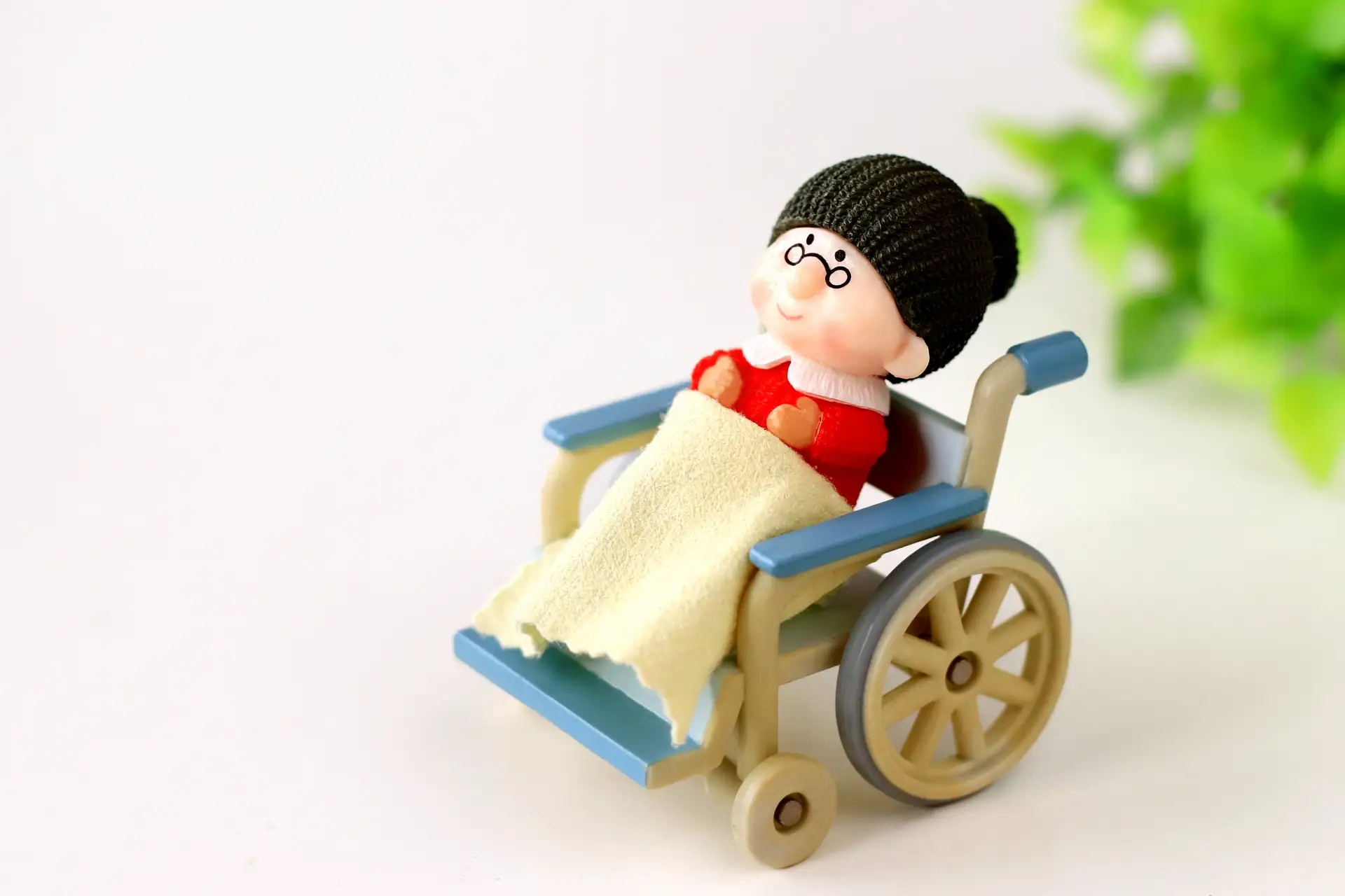 独身で身寄りなしだと入院できない？身元保証人が必要な理由から対処法まで解説